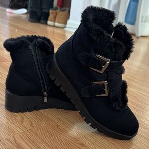 Black Faux Fur-Lined Women's Boots